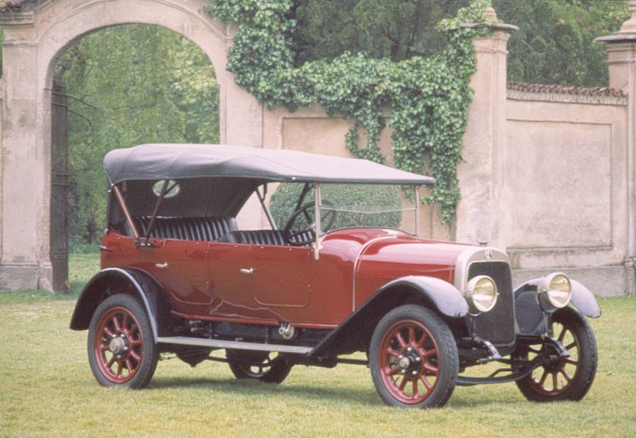 Alfa Romeo: 115 anni di passione italiana raccontati in un nuovo logo celebrativo.