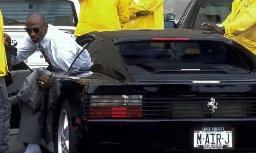 Ritrovata la Ferrari 512 TR di Michael Jordan: scampata alle fiamme, torna a brillare.