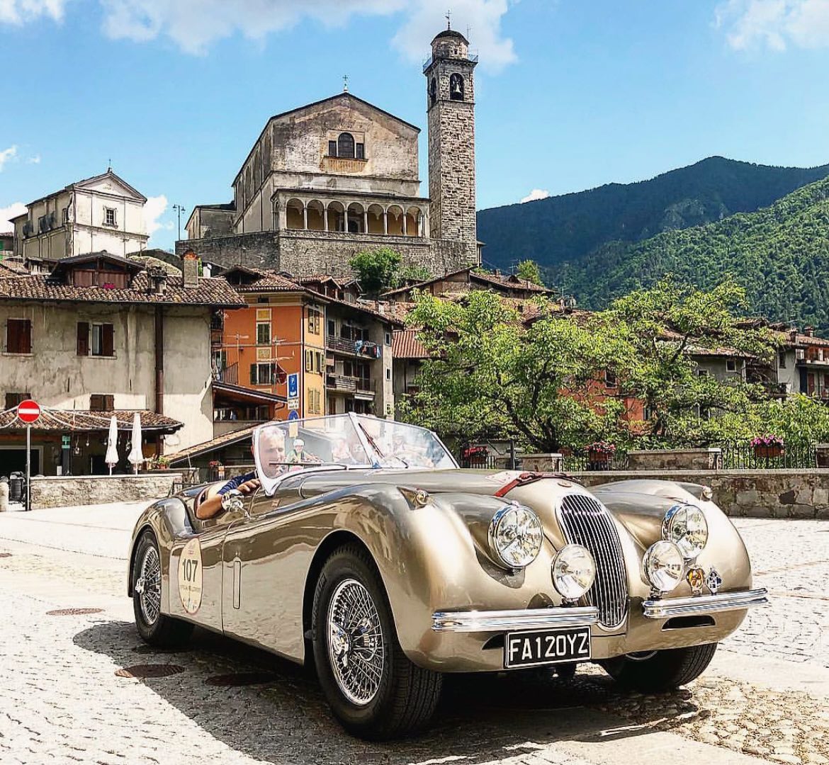 -30 alla Summer Marathon 2025: l’eleganza dei motori tra le cime più belle d’Europa.