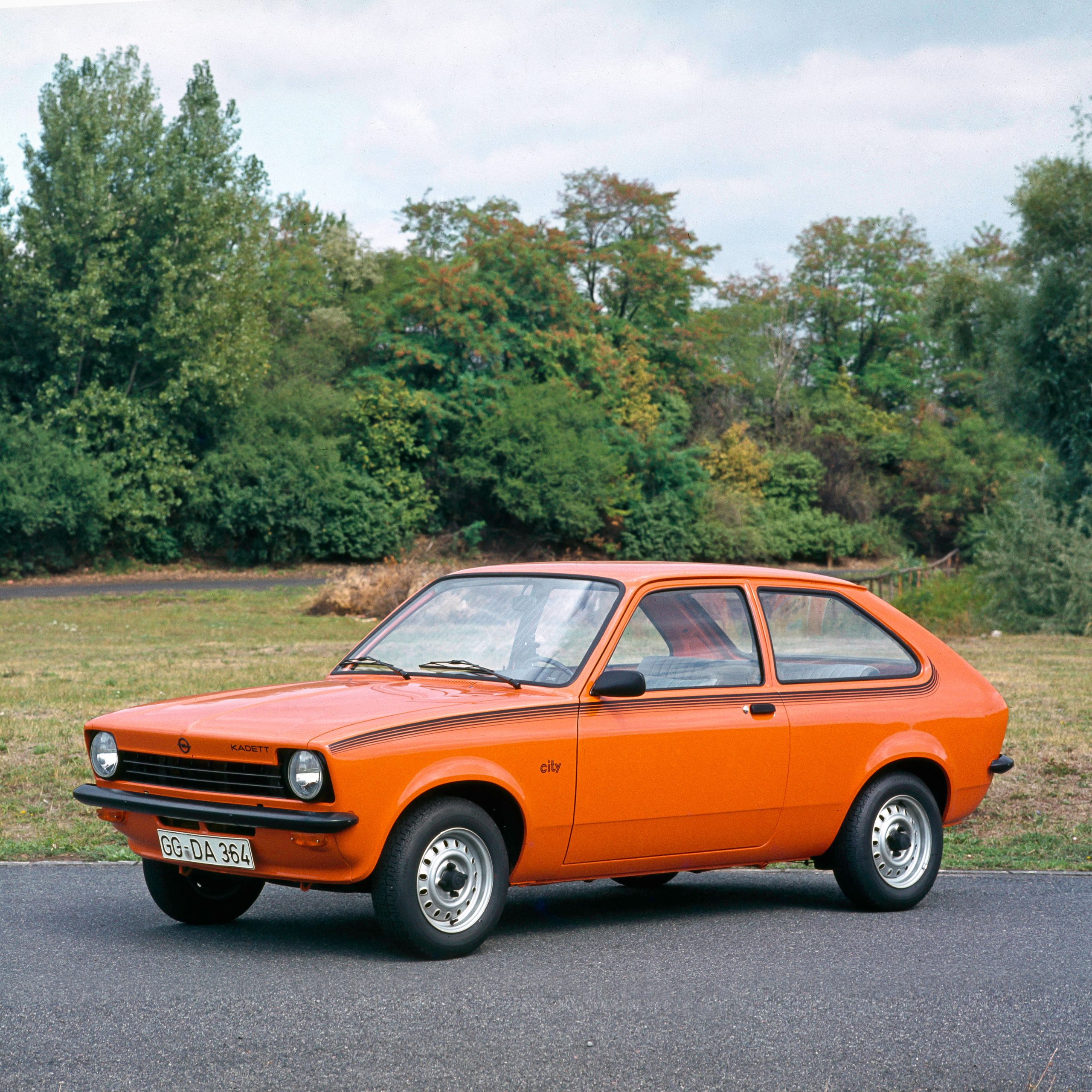 Opel Kadett City: 50 anni di agilità urbana e spirito sportivo.