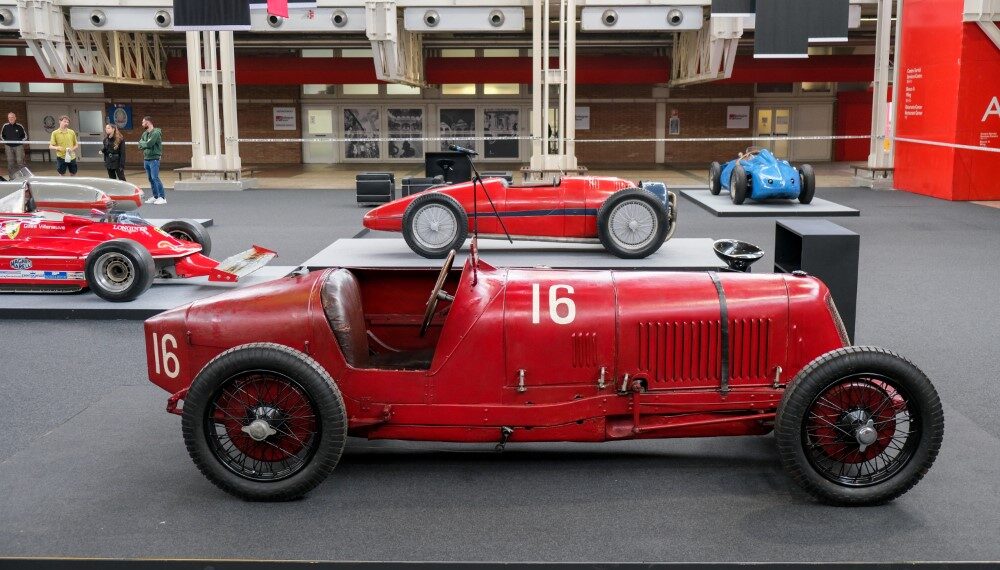 Auto e Moto d’Epoca 2025: la memoria su ruote torna a Bologna.