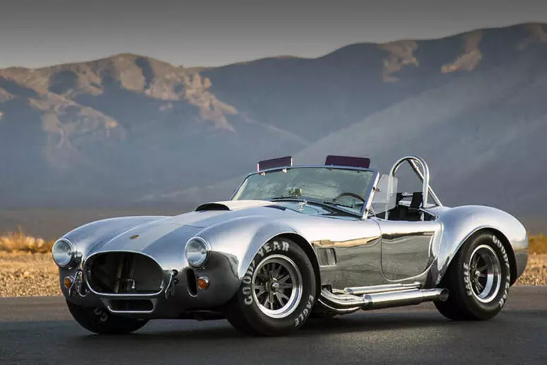 Pebble Beach 2025 – Sessant’anni di leggenda per la Shelby Cobra 427.