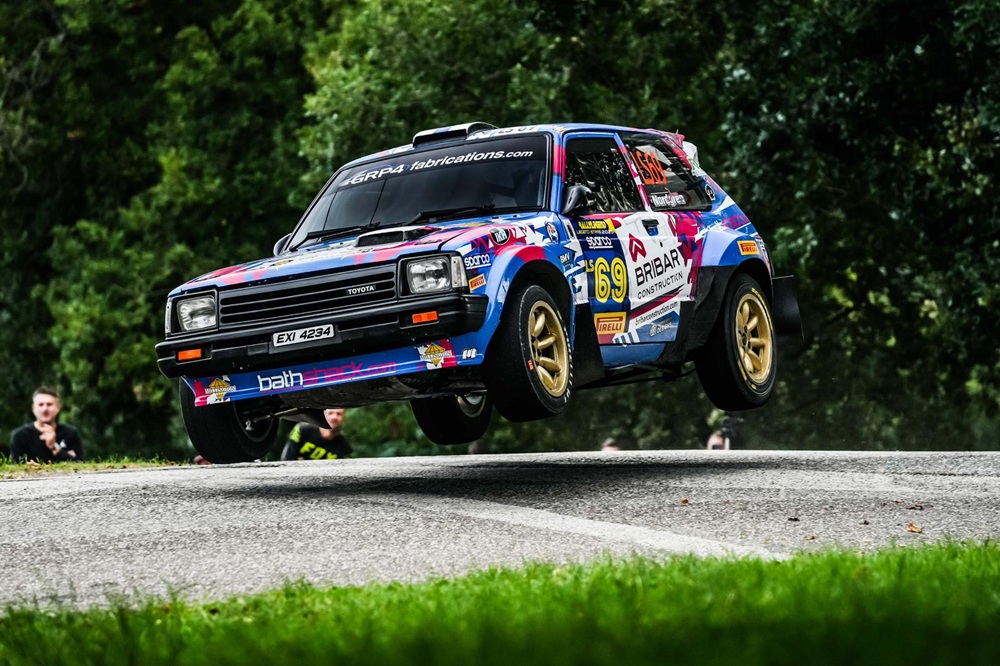 Jean Joseph e Pivato dominano il Rallylegend 2025: spettacolo puro tra storia, pioggia e stelle dei rally.
