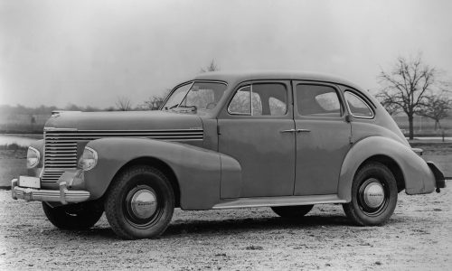 Opel: da un milione a centoventicinque milioni di auto. La storia di una Casa che ha attraversato due secoli.