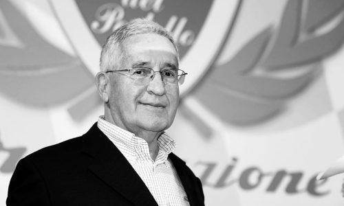 Addio ad Andrea De Adamich, il pilota-gentleman che portò i motori in TV.
