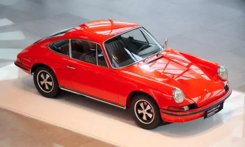 La Porsche 912 Targa 1969 trionfa al Concorso di Restauro Porsche Classic.