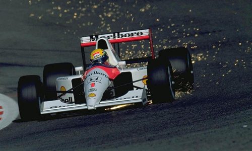 Ayrton Senna, la leggenda torna in pista: all’asta la McLaren MP4/6.