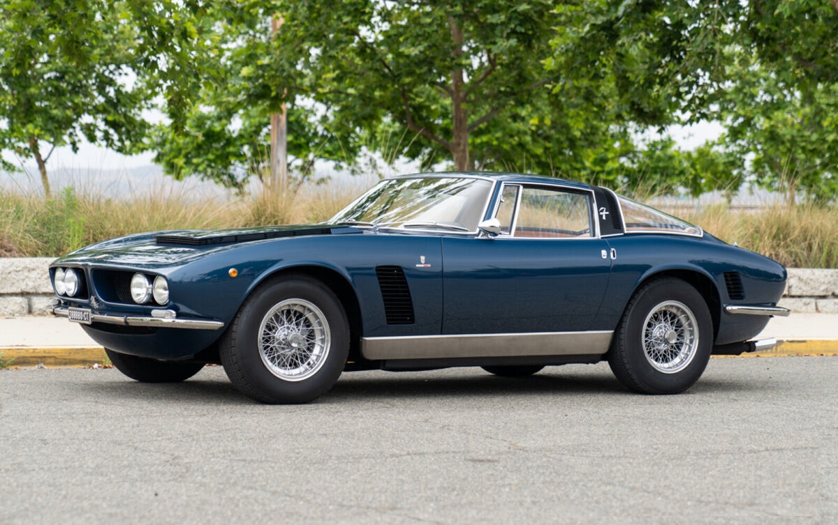 Lo stand ASI illumina Milano AutoClassica: un viaggio nelle leggende del motorismo storico.