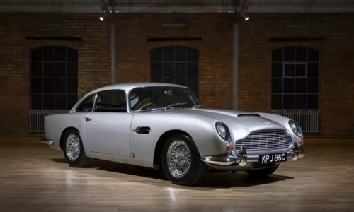 Aston Martin DB5 restaurata dopo 50 anni: un’icona pronta a valere fino a 1 milione di sterline.