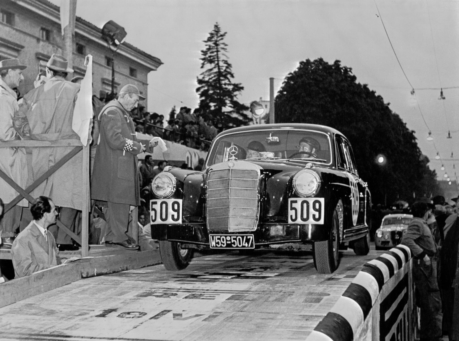 1000 Miglia a Rétromobile il racconto di un patrimonio che viaggia nel mondo.