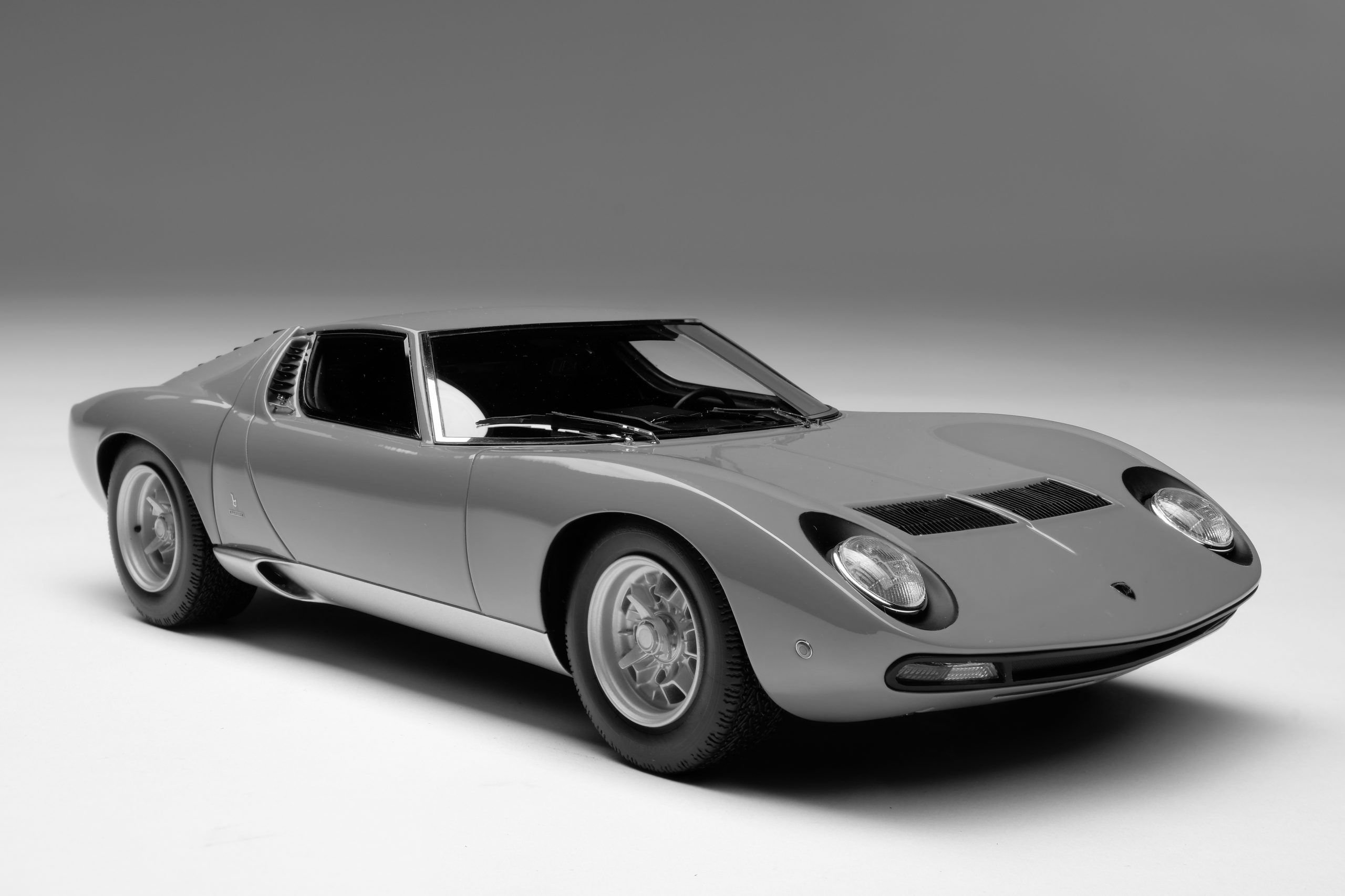 Lamborghini Miura: 60 anni di rivoluzione sulle strade.