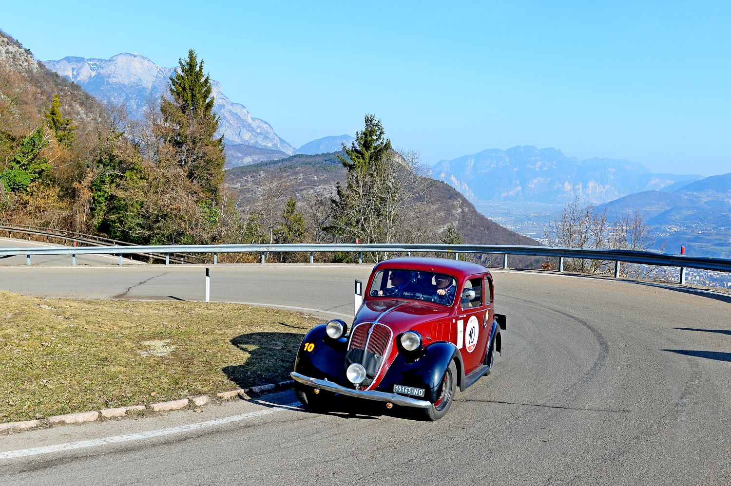 Coppa Città della Pace: trionfo dei fratelli Scapolo con la Fiat 508C del 1937.