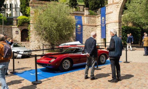 Sessant’anni di ASI tra motori, arte e memoria: il Garda celebra la storia del motorismo italiano.