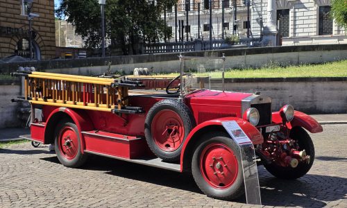 Quando i mezzi raccontano il coraggio: ASI e Vigili del Fuoco insieme per custodire la memoria del soccorso italiano.