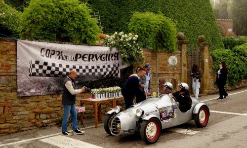 Coppa della Perugina 2026, tra borghi medievali, cioccolato e il fascino senza tempo delle auto storiche.