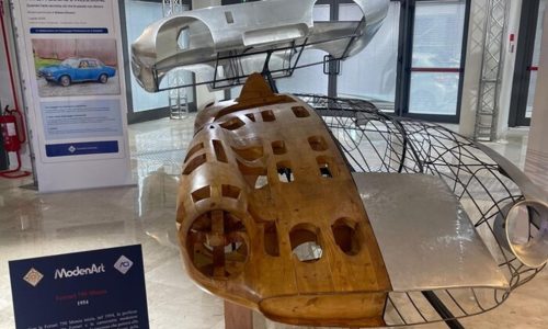 A Firenze va in scena il sogno della velocità: da Leonardo alle Ferrari scolpite nel vento.