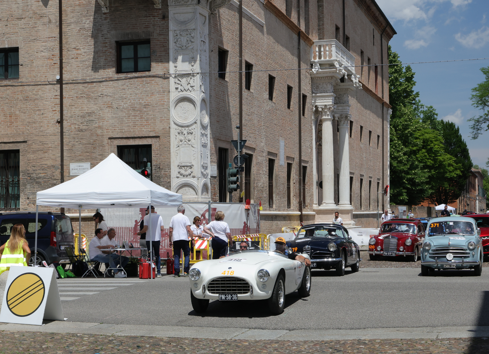1000 Miglia 2026: la Freccia Rossa conquista Modena, capitale della Motor Valley.