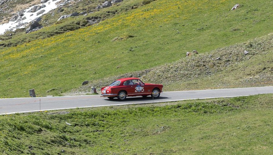 Sulle strade delle Alpi nel segno della Freccia Rossa: Macario e Di Costanzo conquistano la 1000 Miglia Warm Up Switzerland 2026.