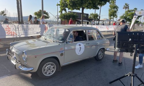 Baia delle Ninfe 2026, Paradisi e Corneliani conquistano la Sardegna tra mare, storia e regolarità.