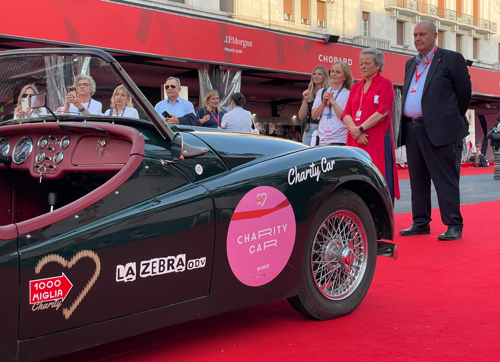 La 1000 Miglia corre anche per la solidarietà: raggiunto il primo grande traguardo di “Zebra_Spazio Famiglia”.