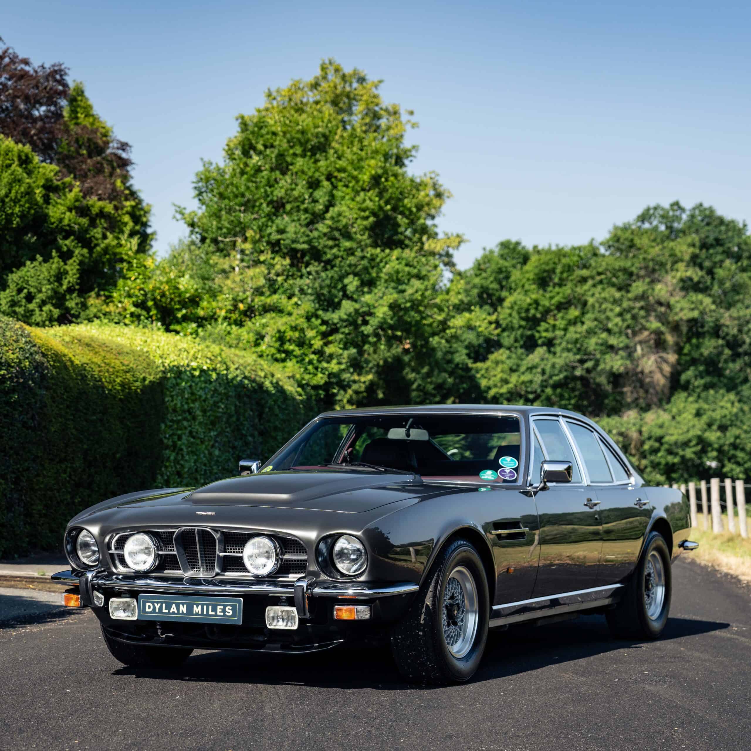 Aston Martin V8 Lagonda Serie Uno del 1974: una delle sette costruite, con motore RSW da 7 litri.