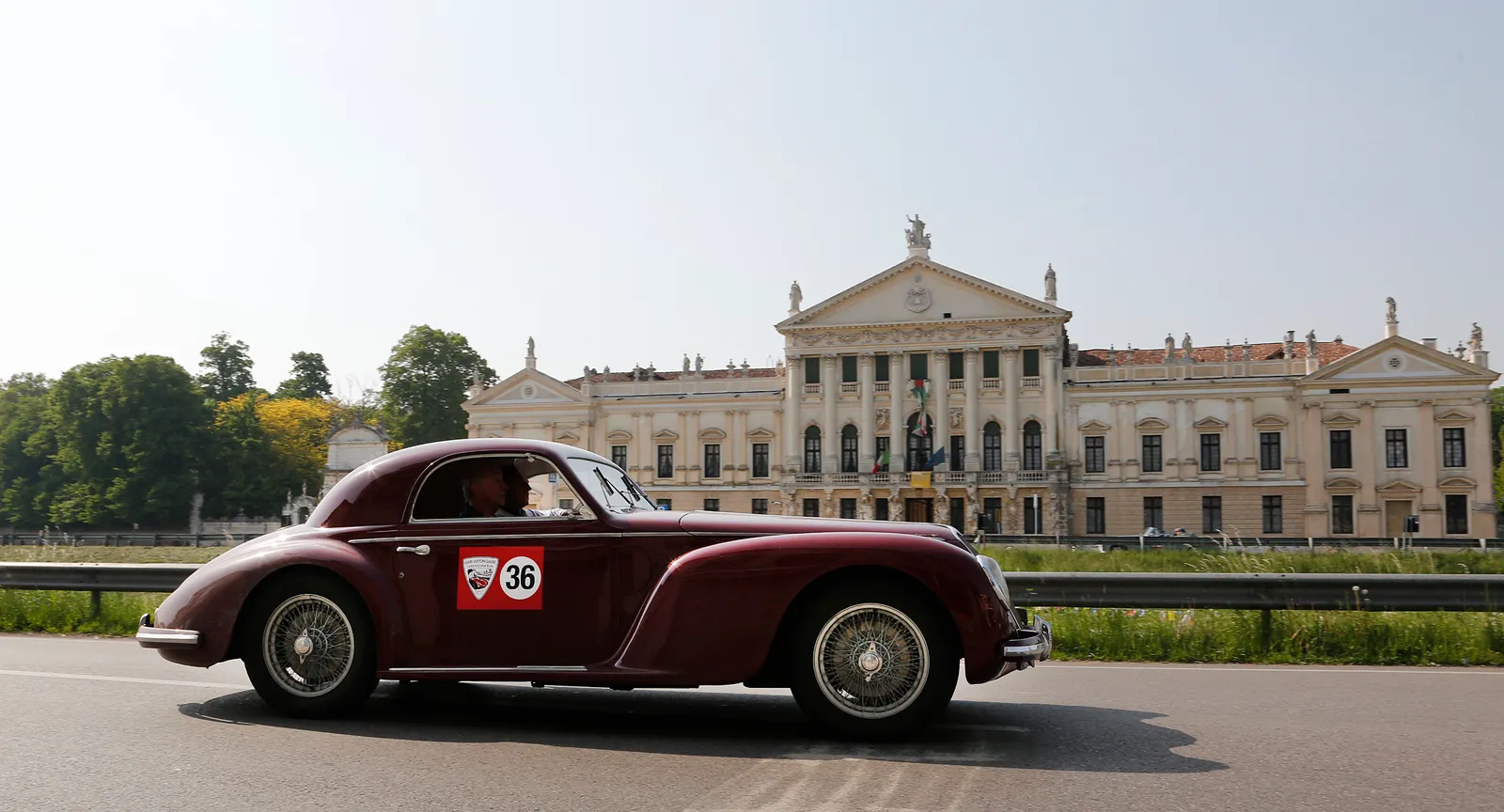 Louis Vuitton riaccende la Classic Run: dopo 14 anni torna il prestigioso rally tra Veneto, Dolomiti e Monza.