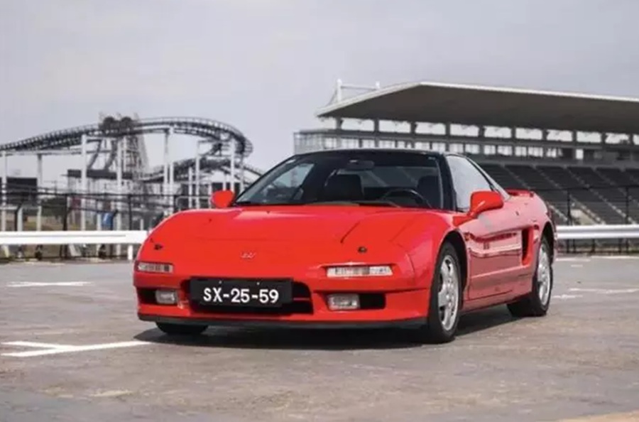 All’asta la Honda NSX di Ayrton Senna: la sportiva che racconta una leggenda.