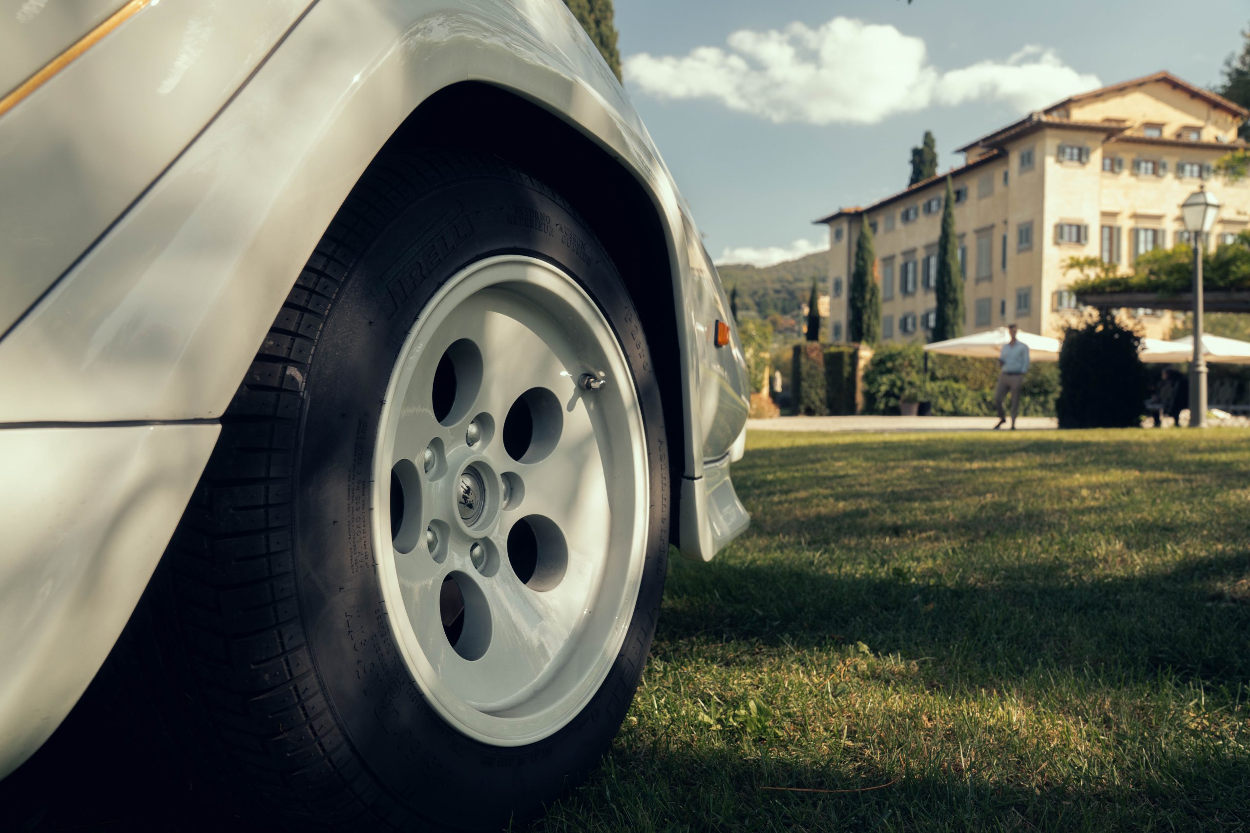 Villa La Massa Excellence 2026: le supercar che stanno scrivendo la storia del futuro.